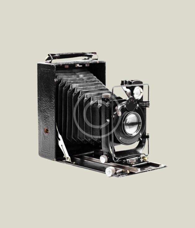 Classic bellows camera display piece
